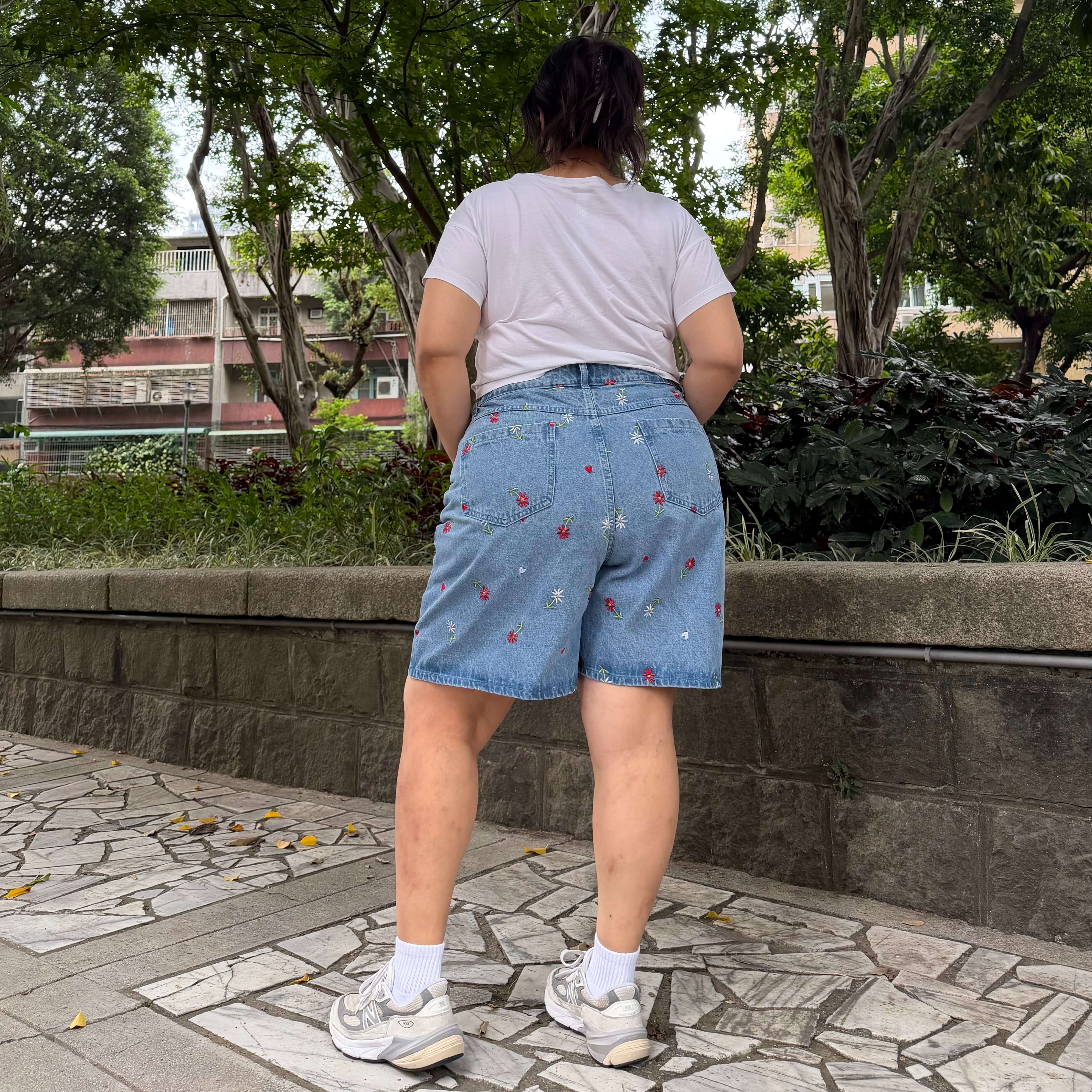 Meadow Denim Shorts - Light Wash